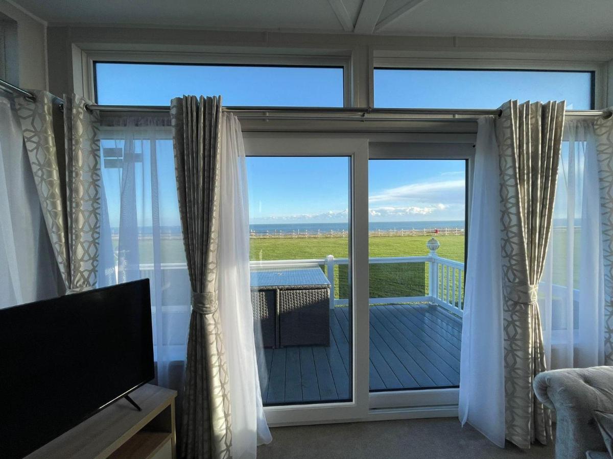 Beautiful Lodge With Full Sea Views At Broadland Sands In Suffolk Ref 20235Bs Hopton on Sea Eksteriør bilde