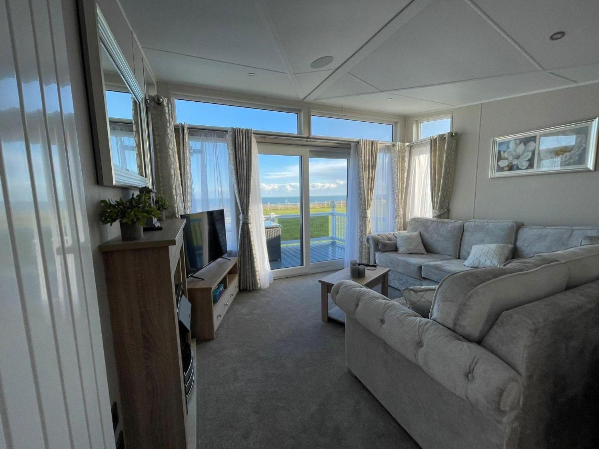 Beautiful Lodge With Full Sea Views At Broadland Sands In Suffolk Ref 20235Bs Hopton on Sea Eksteriør bilde