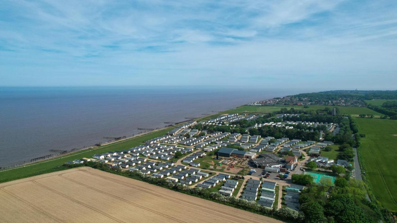 Beautiful Lodge With Full Sea Views At Broadland Sands In Suffolk Ref 20235Bs Hopton on Sea Eksteriør bilde