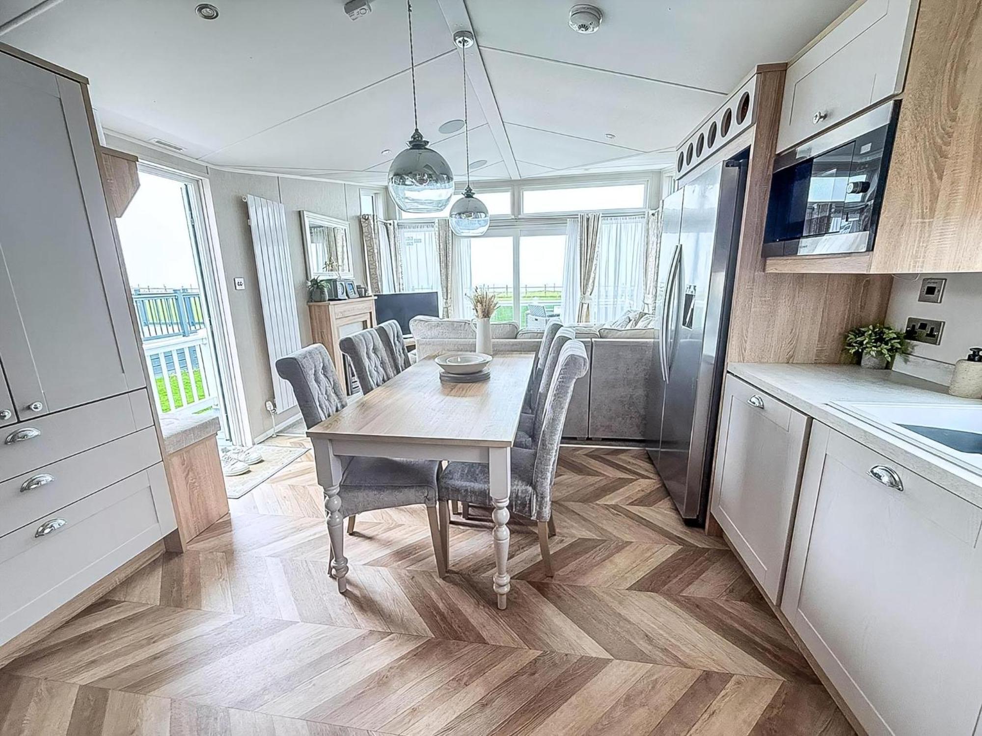 Beautiful Lodge With Full Sea Views At Broadland Sands In Suffolk Ref 20235Bs Hopton on Sea Eksteriør bilde