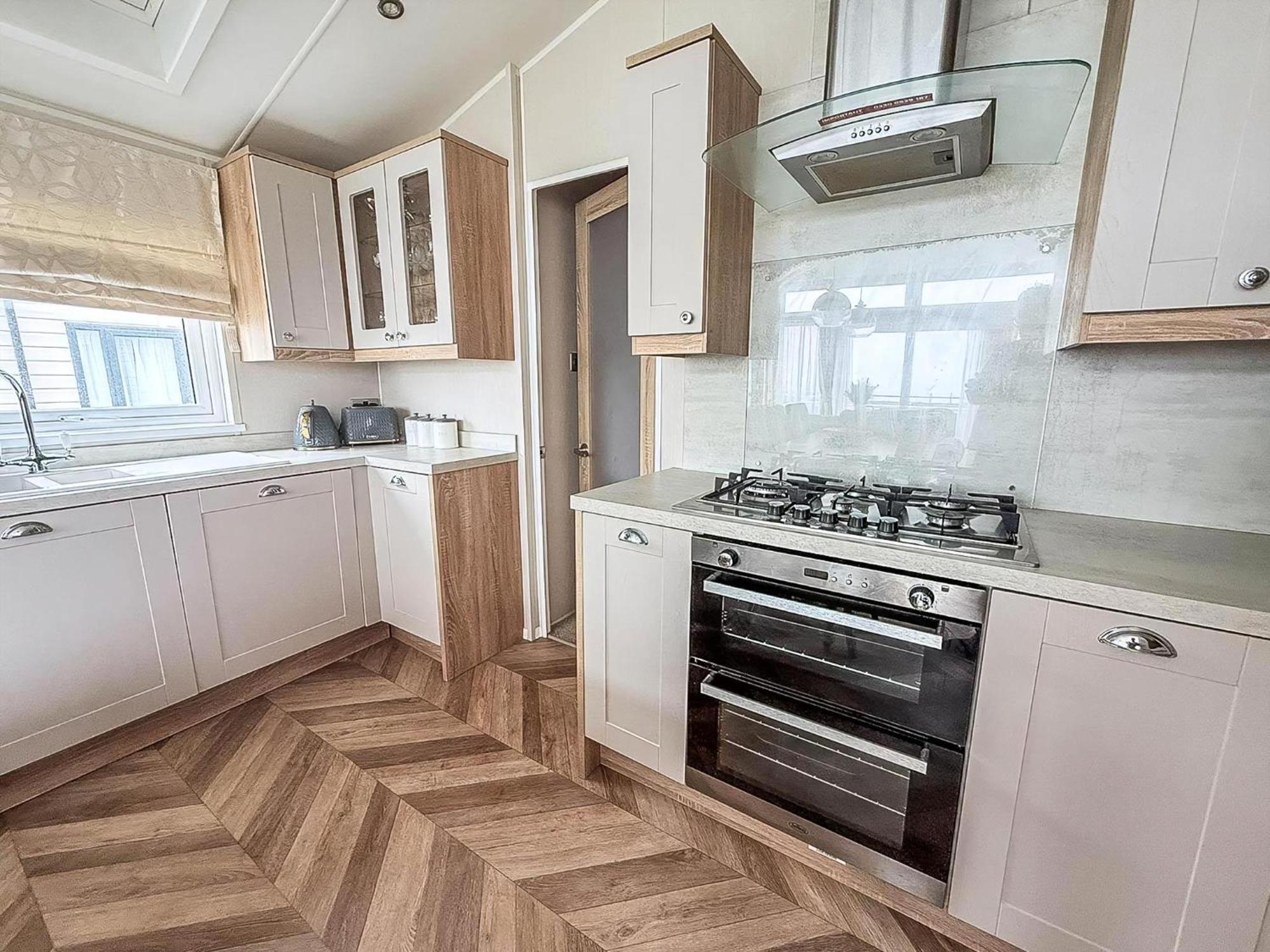 Beautiful Lodge With Full Sea Views At Broadland Sands In Suffolk Ref 20235Bs Hopton on Sea Eksteriør bilde