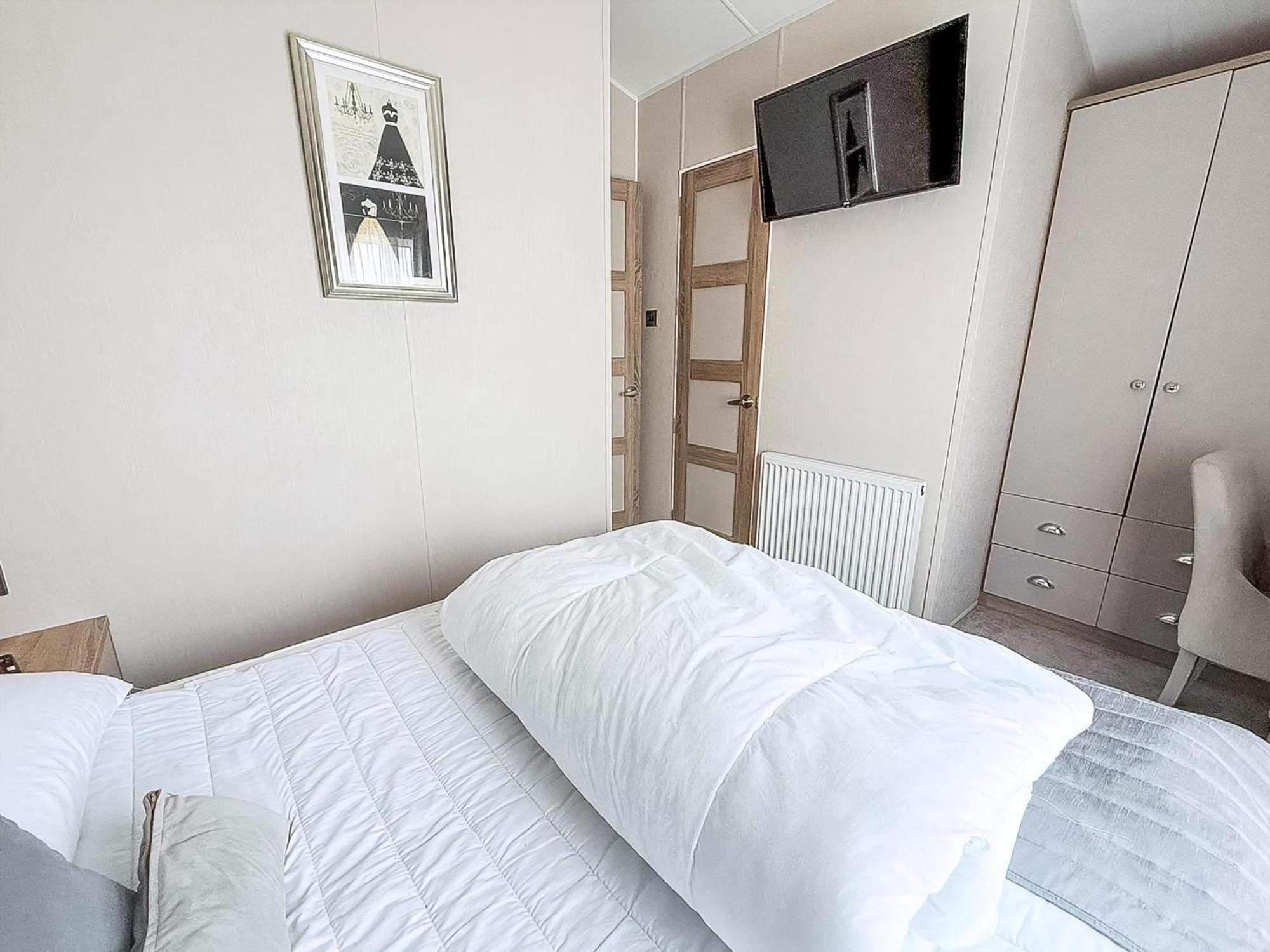 Beautiful Lodge With Full Sea Views At Broadland Sands In Suffolk Ref 20235Bs Hopton on Sea Eksteriør bilde